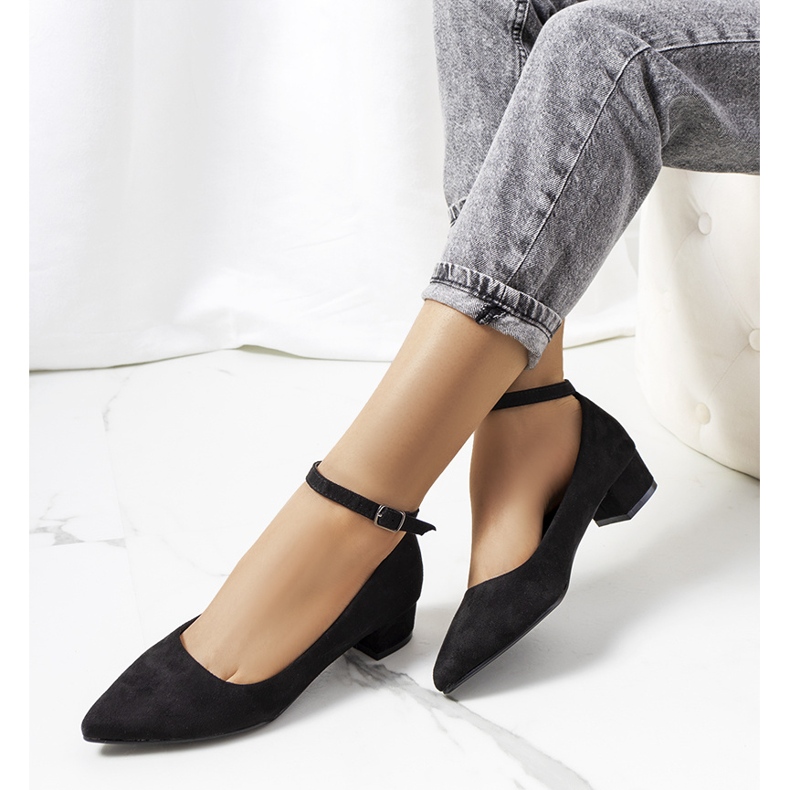 Pompe negre pe stâlpul Samira negru 1