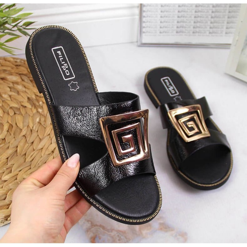 Papuci negri cu ornament W Filippo negru 1