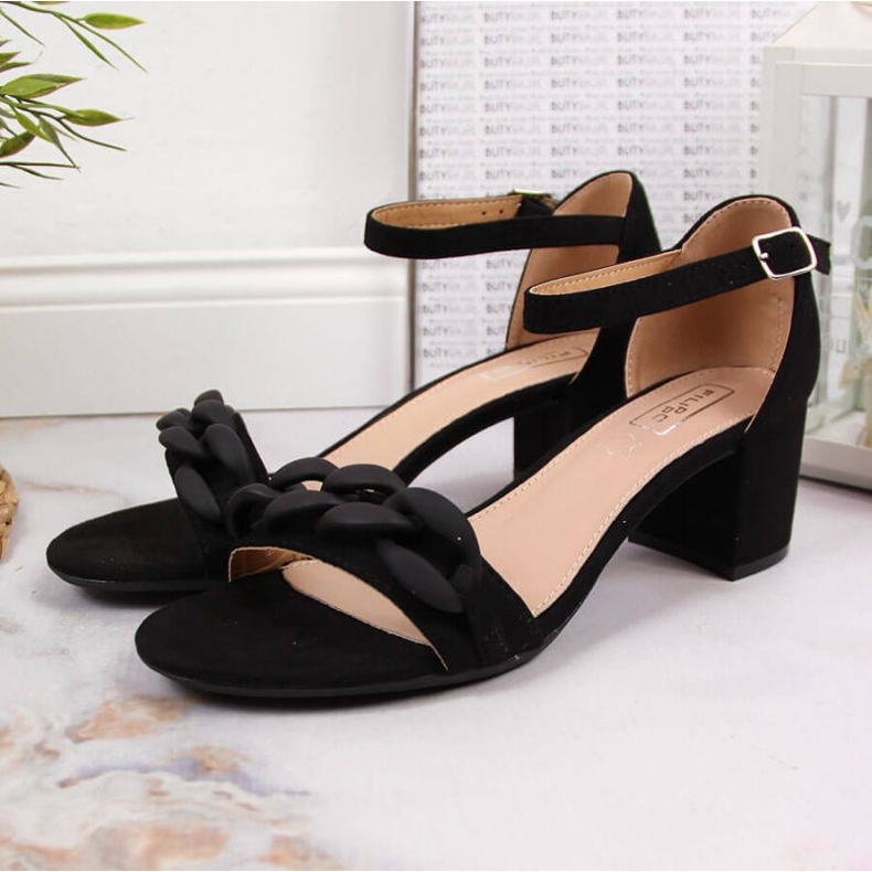 Sandale negre pe un stâlp cu lanț W Filippo negru 2