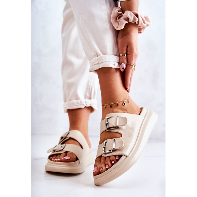 Papuci De Damă Piele Cu Cataramă La.Fi Bej Nariss 1 Papuci De Damă Piele Cu Cataramă La.Fi Bej Nariss 1