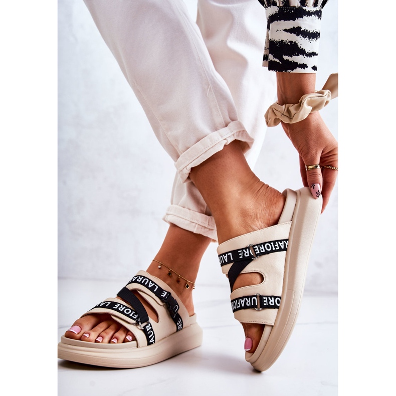 Papuci de damă din piele la modă La.Fi Bej Menifis negru 2