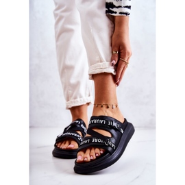 Papuci de damă din piele la modă La.Fi Black Menifis alb negru 1