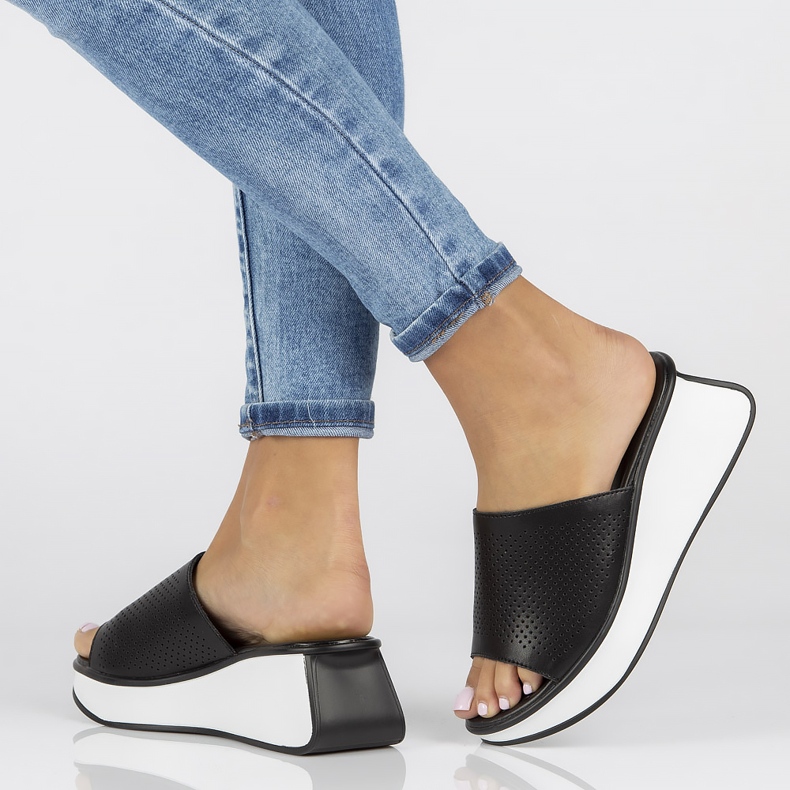 Papuci de piele Filippo DK3614 / 22 Bk negru 1