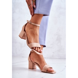 Vinceza Sandale din piele intoarsa la moda pe un bar Bej Rovena 2