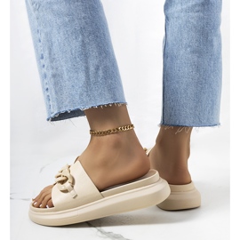 BM Papuci bej cu lanț Levy 1