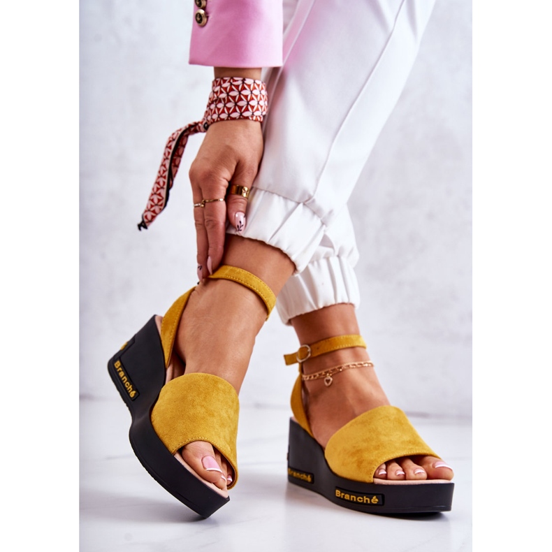 Vinceza Sandale cu pană din piele intoarsa pentru dama Galben Cortena 2