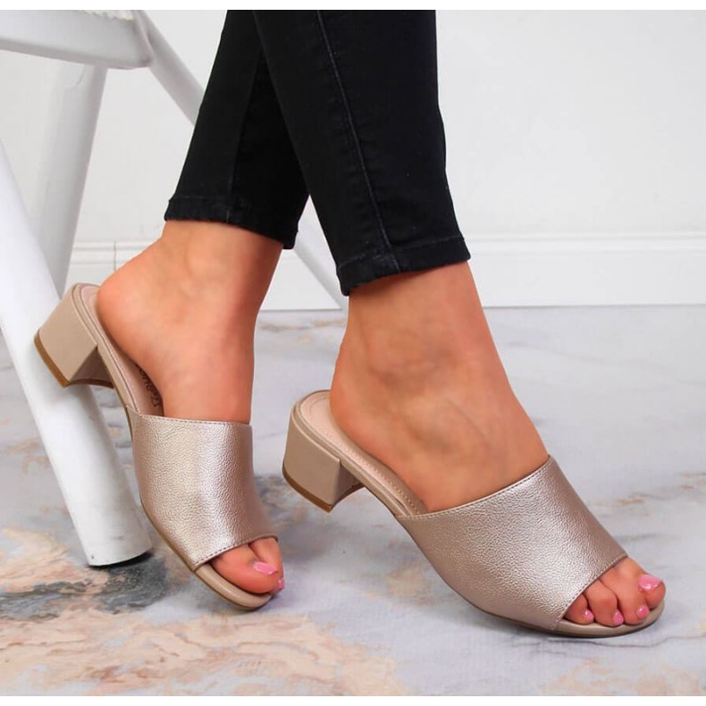 Papuci pe bloc Sergio Leone W SK375B bej 2