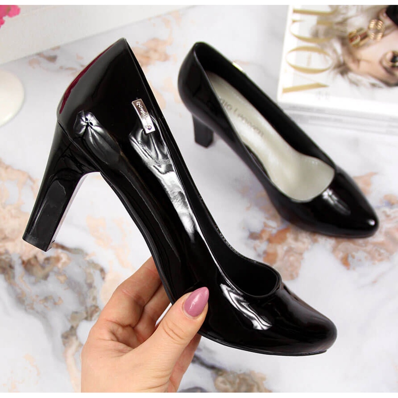 Pompe negre, stâlp lăcuit de Sergio Leone negru 2