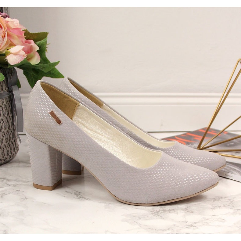 Pompe pe stâlpul gri Monique multicolor 2