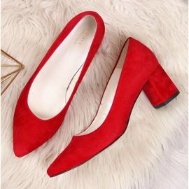 Pompe pe un stâlp roșu de piele de căprioară Juma roşu 2