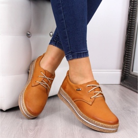 Pantofi de dama din piele pe platforma maro deschis Helios 380 1 Pantofi de dama din piele pe platforma maro deschis Helios 380 1