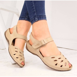Sandale de damă din piele pe pană bej Helios 4011 1