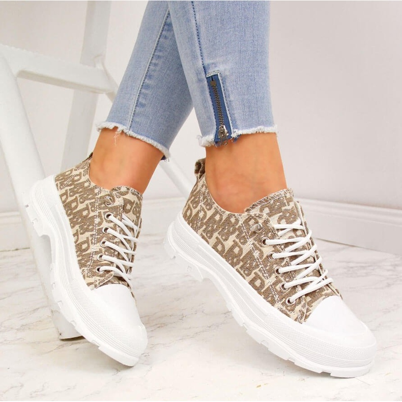 Adidași de damă bej pe platformă cu inscripții Sabatina 1