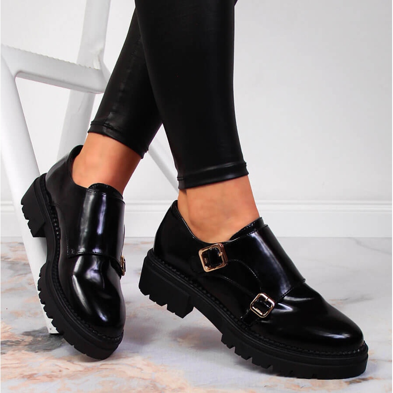 Pantofi de dama cu platforma lacuita neagra Laura La.Fi negru 2