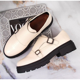 Pantofi cu platforma lacuit bej Laura La.Fi 1