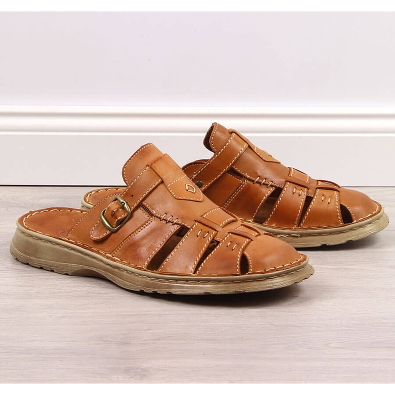 Papuci confortabili pentru bărbați din piele maro Łukbut 962 1