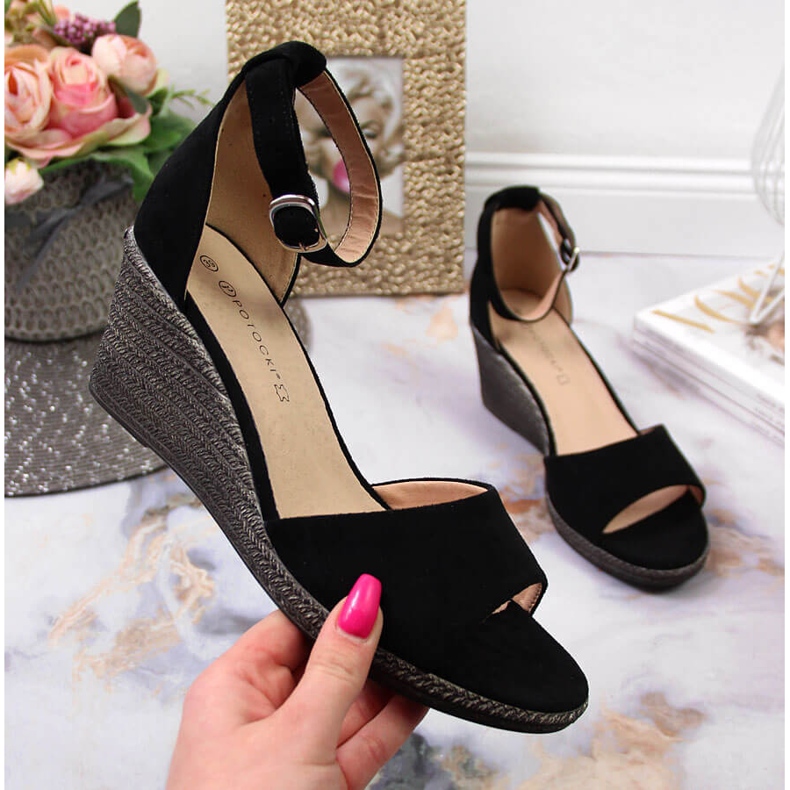 Sandale cu pană negre de damă Potocki negru 1 Sandale cu pană negre de damă Potocki negru 1