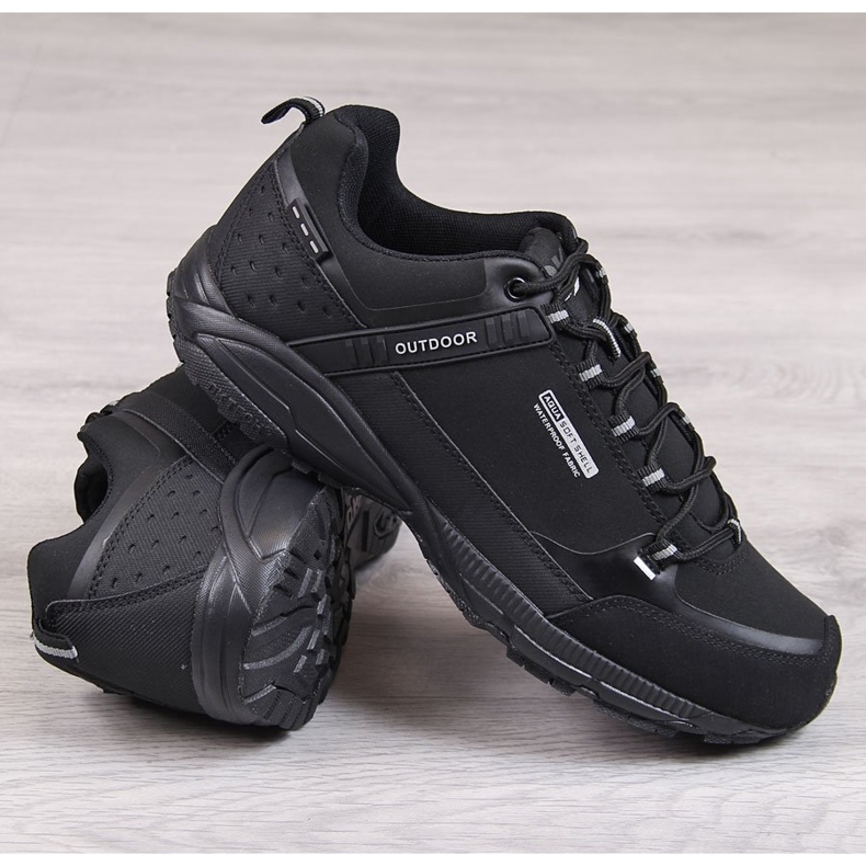 Pantofi sport negri impermeabili pentru trekking pentru bărbați DK negru 1 Pantofi sport negri impermeabili pentru trekking pentru bărbați DK negru 1