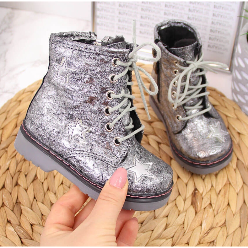 Ghete pentru fete calde argintii metalice Kornecki 6216 1 Ghete pentru fete calde argintii metalice Kornecki 6216 1