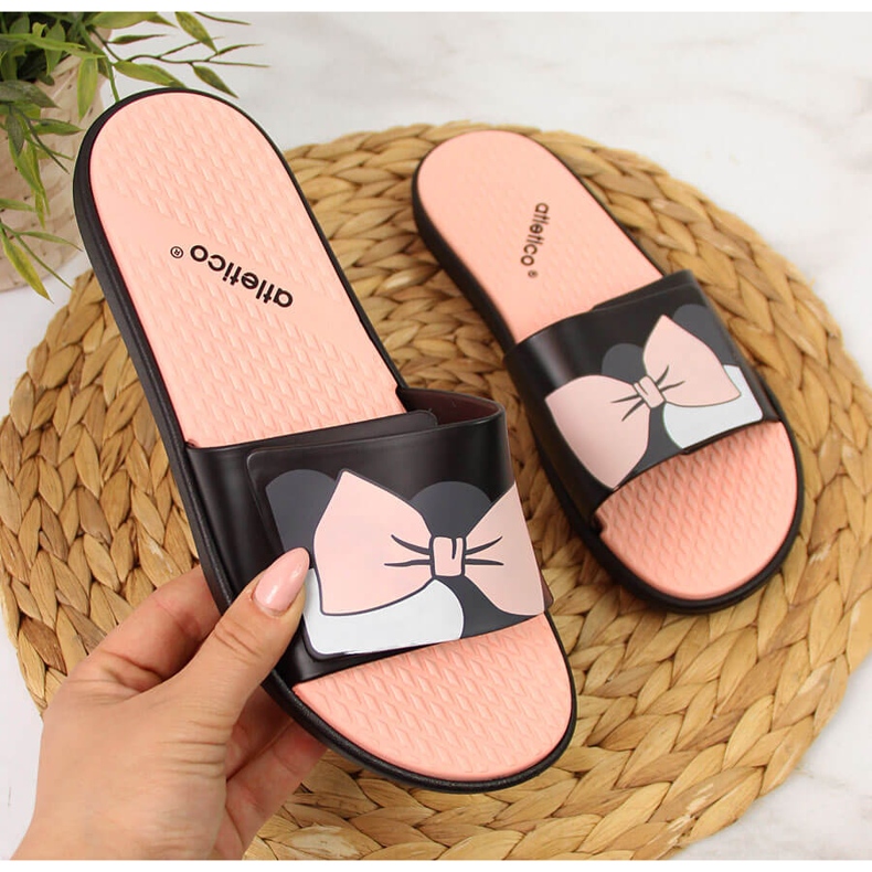 Papuci de plajă negri cu velcro pentru femei Black Atletico negru 2