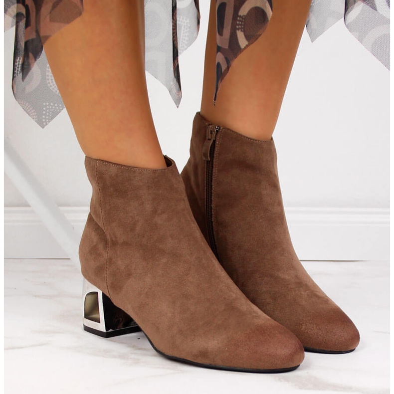 T.Sokolski Cizme de dama maro cu tocuri decorative de T. Sokolski 2