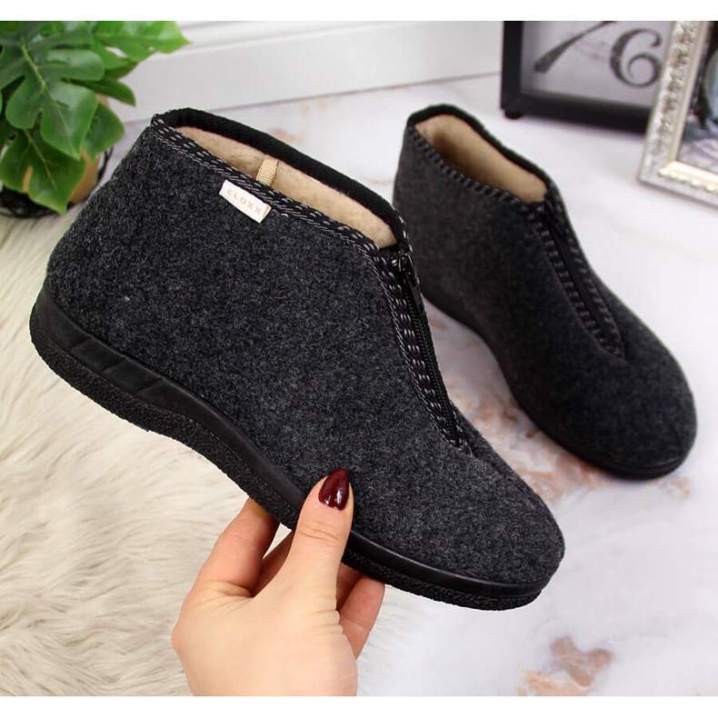 Papuci de casa dama, izolati cu fermoar, gri Cloxx 2