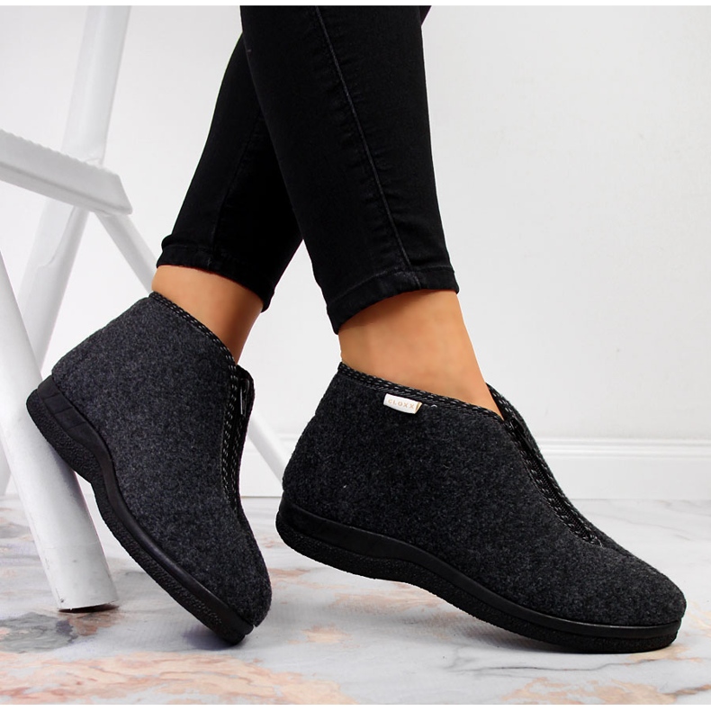 Papuci de casa dama, izolati cu fermoar, gri Cloxx 1