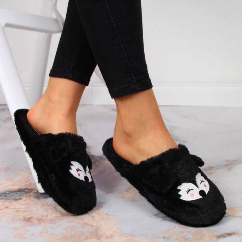Papuci de dama cu blanita neagra Cloxx cu urechi negru 1 Papuci de dama cu blanita neagra Cloxx cu urechi negru 1