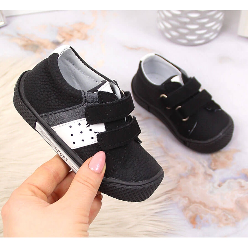 Pantofi negri cu velcro pentru baieti Kornecki 6256 negru 1