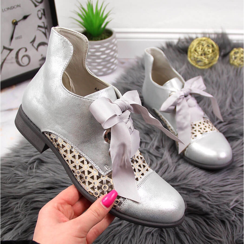 Cizme Jezzi de primăvară argintii ajurate 1