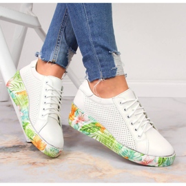 Pantofi de damă din piele pe o pană albă Artiker 1 Pantofi de damă din piele pe o pană albă Artiker 1