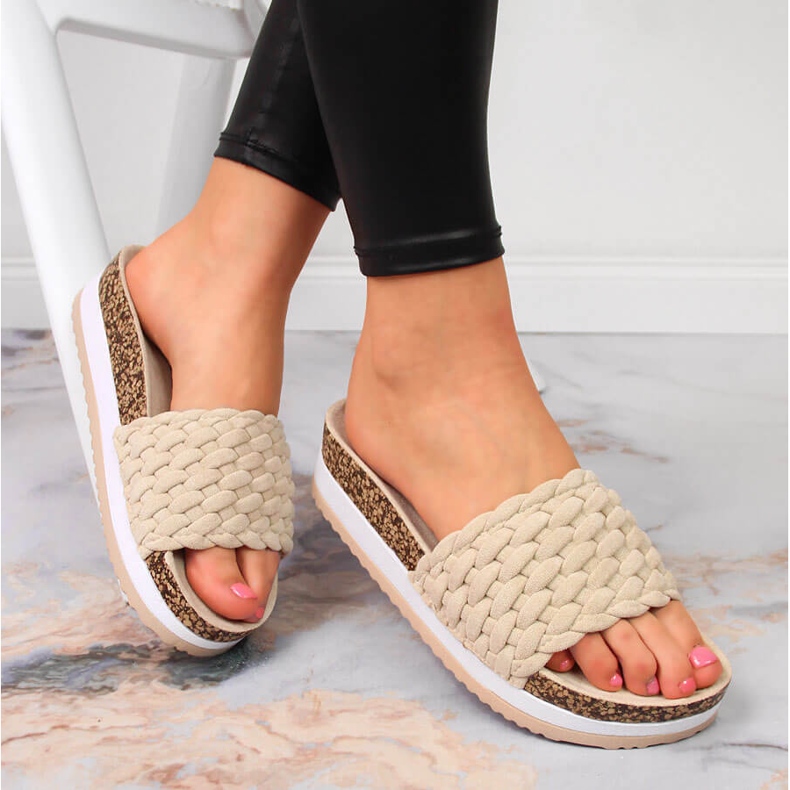 Papuci de dama bej cu platforma Potocki 1