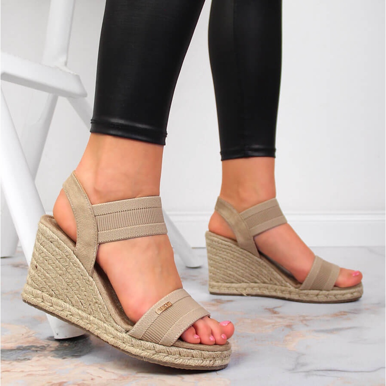 Sandale espadrile pe pană bej Big Star JJ274978 2