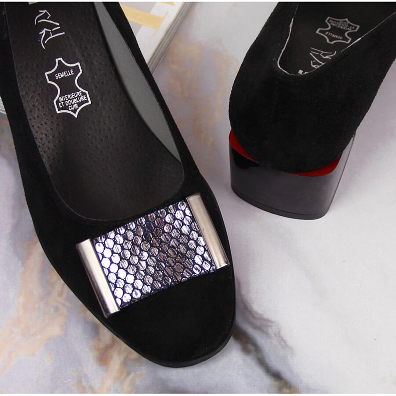 Pompe pe un bloc de piele intoarsa Jezzi neagra negru 2