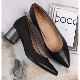 Pompi din piele Juma neagra pe un stâlp decorativ negru 1