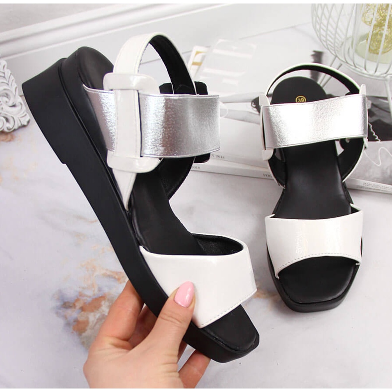 Sandale de damă pe toc pană cu Potocki alb 1