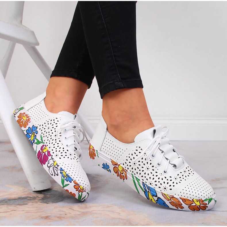 Pantofi de dama din piele Artiker ajurata alb 1