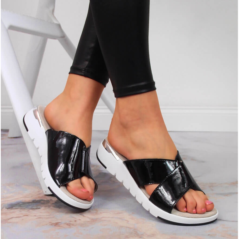 S.Barski Papuci de dama din piele lacuita neagra S. Barski negru 1