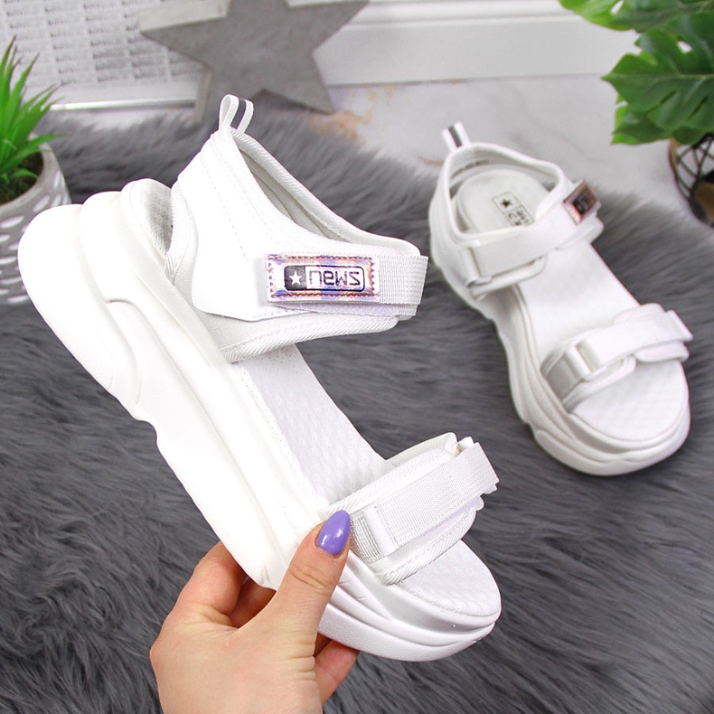 News Sandale albe de damă pe platforma sport NOUTĂȚI 1