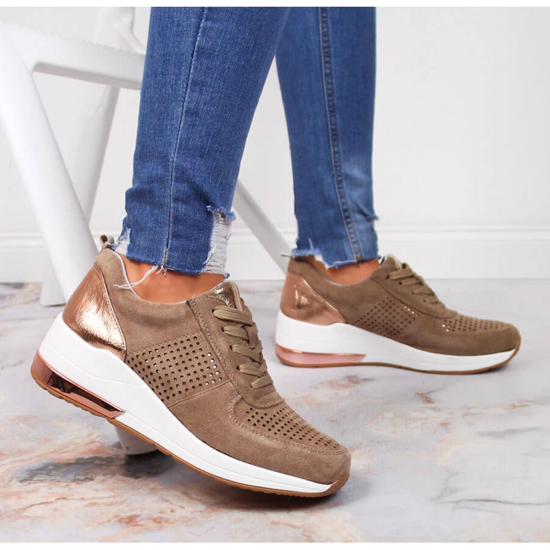 Pantofi de damă bej cu pană Jezzi 2