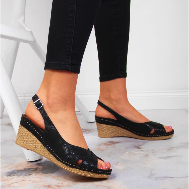 Sandale de damă din piele pe pană neagră Dolce Pietro negru 2