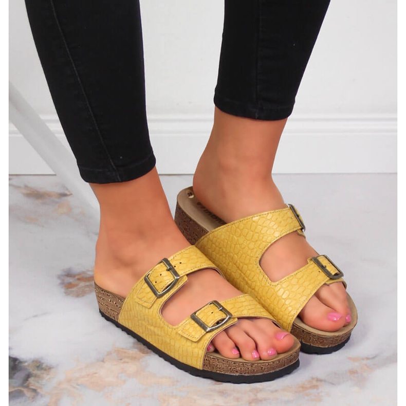 Papuci de dama Inblu galbeni cu catarame 2 Papuci de dama Inblu galbeni cu catarame 2