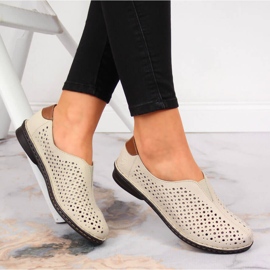 Pantofi bej din piele ajurata Rieker 48457 2