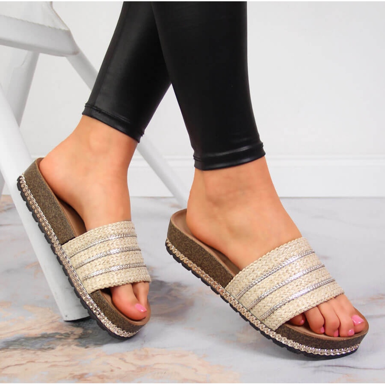 S.Barski Papuci de damă bej pe platformă de S. Bararski 1