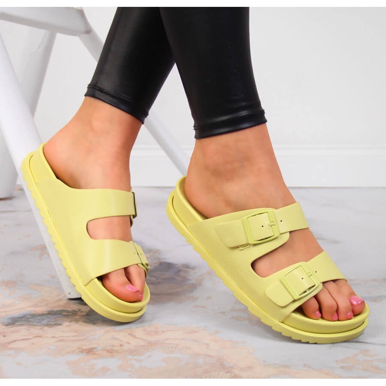 S.Barski Papuci de dama de cauciuc galbeni cu catarame galben S. Barski 1 S.Barski Papuci de dama de cauciuc galbeni cu catarame galben S. Barski 1