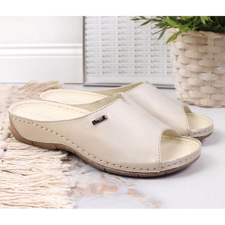 Papuci de piele pentru femei pe pană aurie Helios 105 de aur 2 Papuci de piele pentru femei pe pană aurie Helios 105 de aur 2