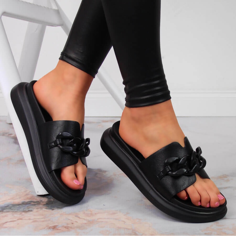 Papuci negri Laura La.Fi platforma cu lant negru 1