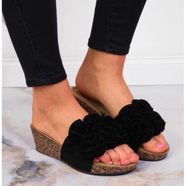 Papuci negri pentru femei cu flori eVento negru 2