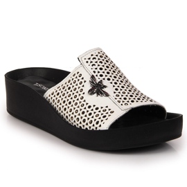 Papuci de damă din piele albă ajurata T.Sokolski 2