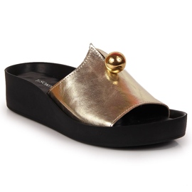 Papuci de damă din piele cu ornament auriu T.Sokolski de aur 2